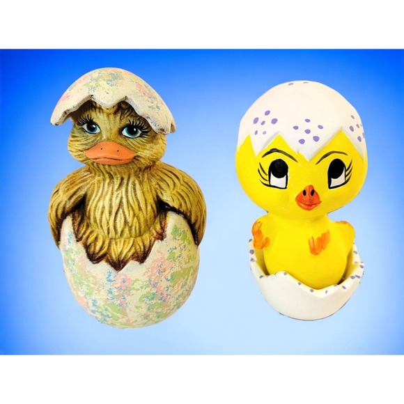 Vintage Hand Painted Ceramic Hatching Ducklings/Chicks in Cracked Eggs - Picture 1 of 9